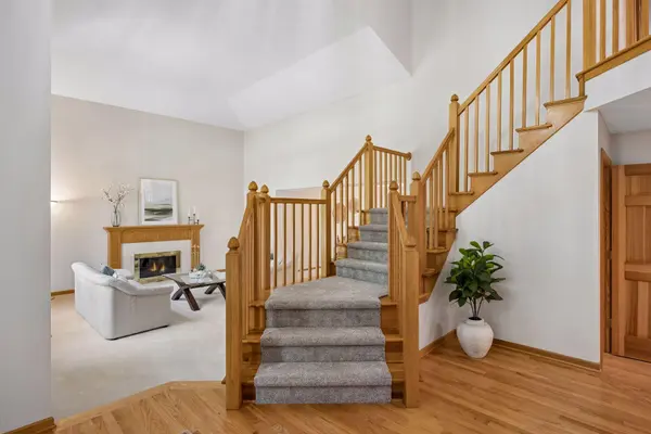 710 Olive LN N, Plymouth, MN 55447
