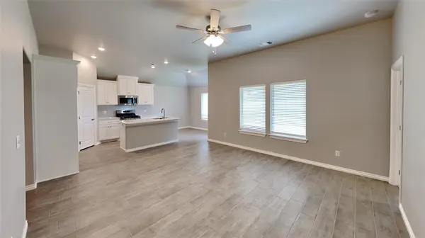 9120 NW 127th TER, Yukon, OK 73099