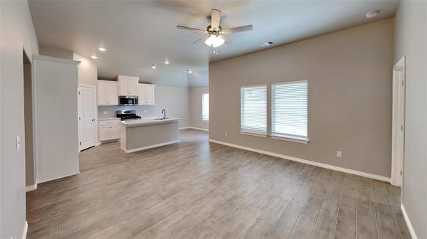 9120 NW 127th TER, Yukon, OK 73099