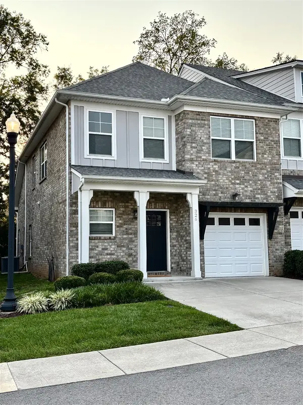 326 Banbury Dr, Gallatin, TN 37066
