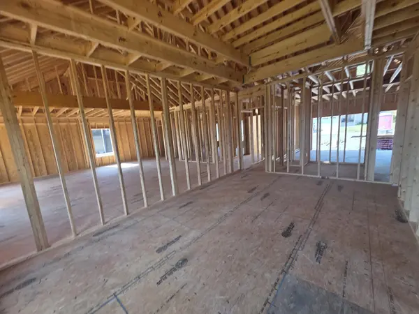 3622 Westlake Dr, Clarksville, TN 37040