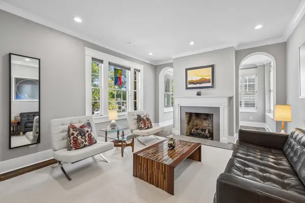 2813 Acklen, Nashville, TN 37212