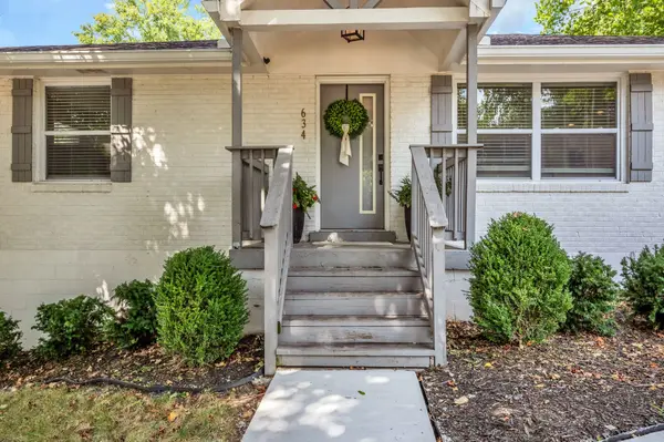 634 Watsonwood Dr, Nashville, TN 37211