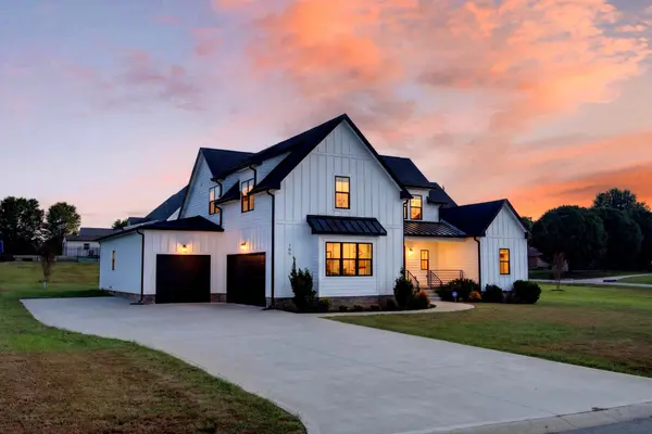 105 Sarah Frances Ct, Clarksville, TN 37043