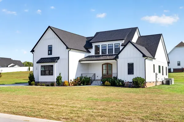 105 Sarah Frances Ct, Clarksville, TN 37043