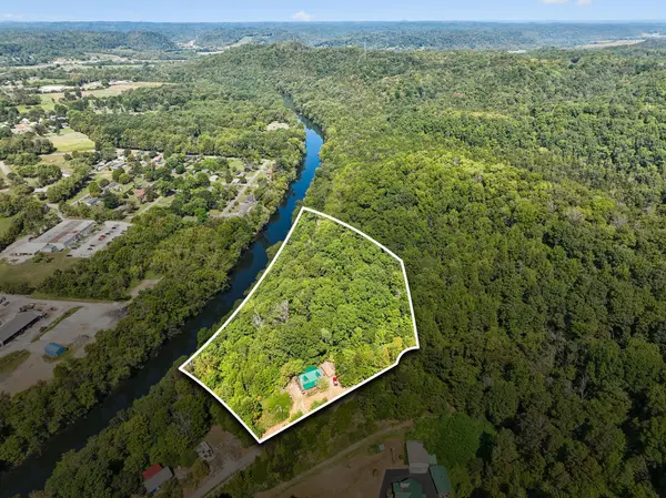 161 Obey River Ln, Celina, TN 38551