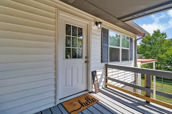 515 Silver Lake Dr, Jamestown, TN 38556