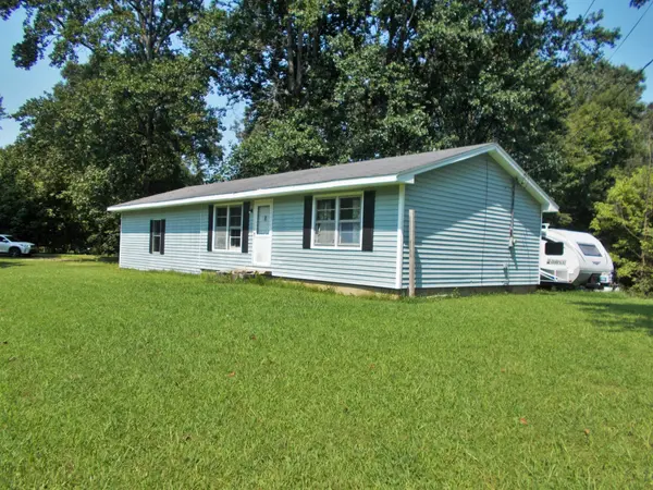 1955 Roundhouse Rd, Hollow Rock, TN 38342