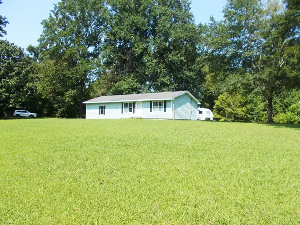 1955 Roundhouse Rd, Hollow Rock, TN 38342
