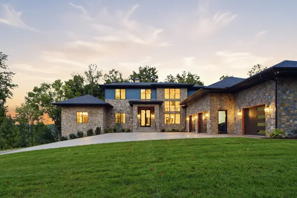 1782 Spring Water Ln, Thompsons Station, TN 37179