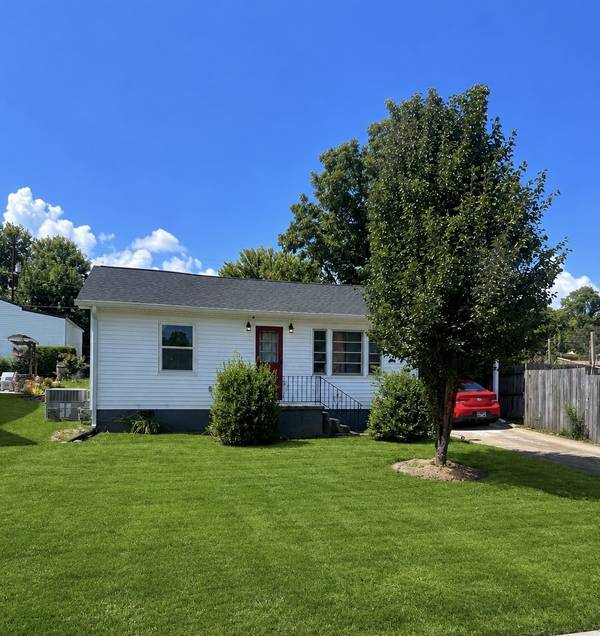 808 Georgia Ave, Etowah, TN 37331