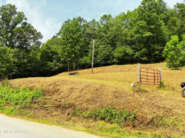 601 Vardy Blackwater Rd, Sneedville, TN 37869