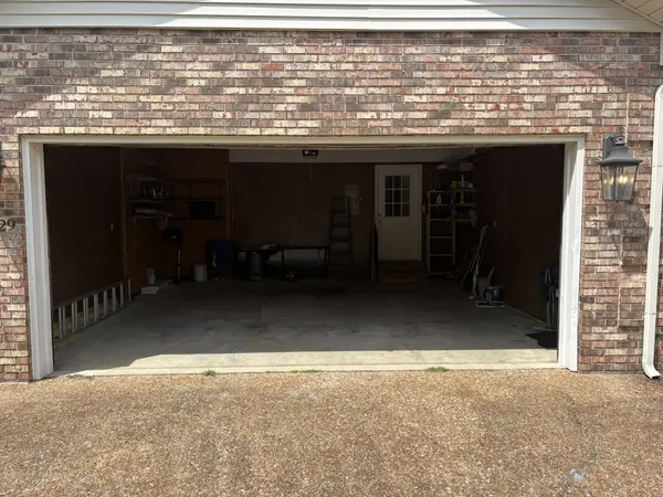 229 Hillsboro Cir, Florence, AL 35630
