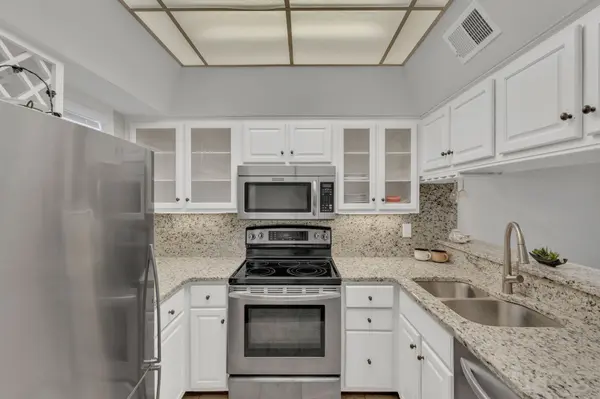 107 W End Pl, Nashville, TN 37205