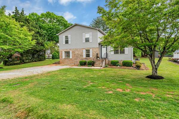 206 Homeward Ave, Winchester, TN 37398