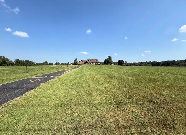 9118 Clay County Hwy, Moss, TN 38575