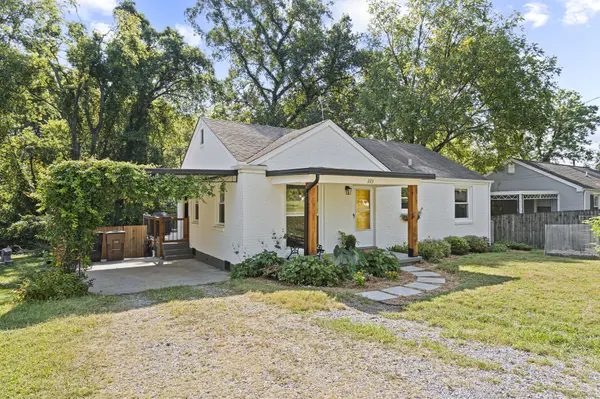 223 Graylynn Dr, Nashville, TN 37214