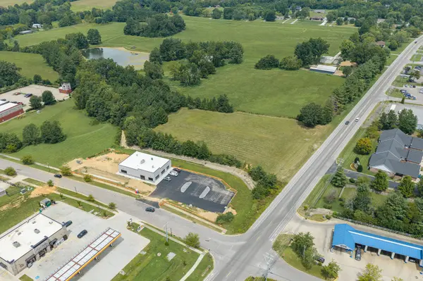 2365 Highway 31 #W, White House, TN 37188