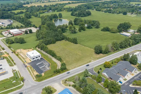 2365 Highway 31 #W, White House, TN 37188