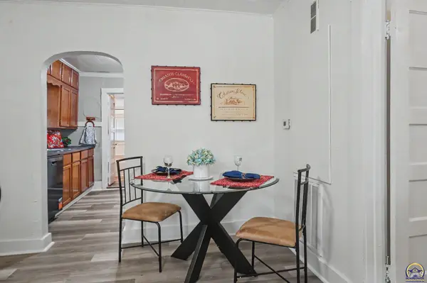 1308 Oak Hill Ave, Lawrence, KS 66044-3636