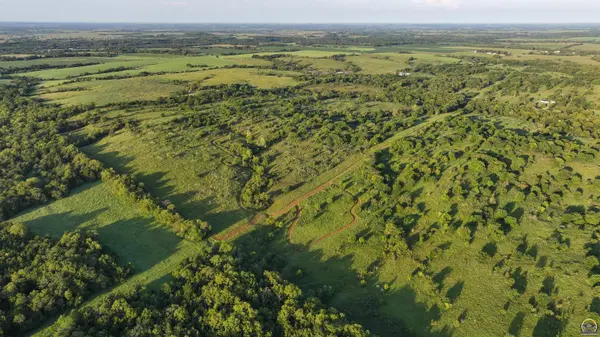 00000 SW Davis RD, Auburn, KS 66402