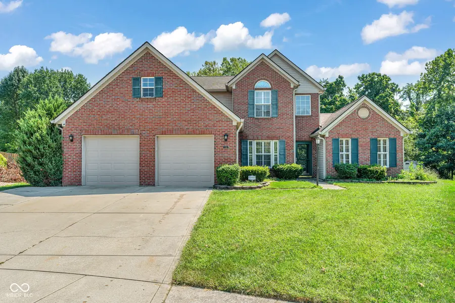 216 Creekview CIR, Mooresville, IN 46158