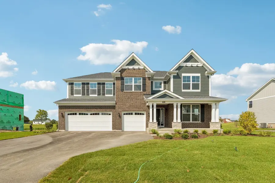 66 Hawthorn Ridge DR, Hawthorn Woods, IL 60047
