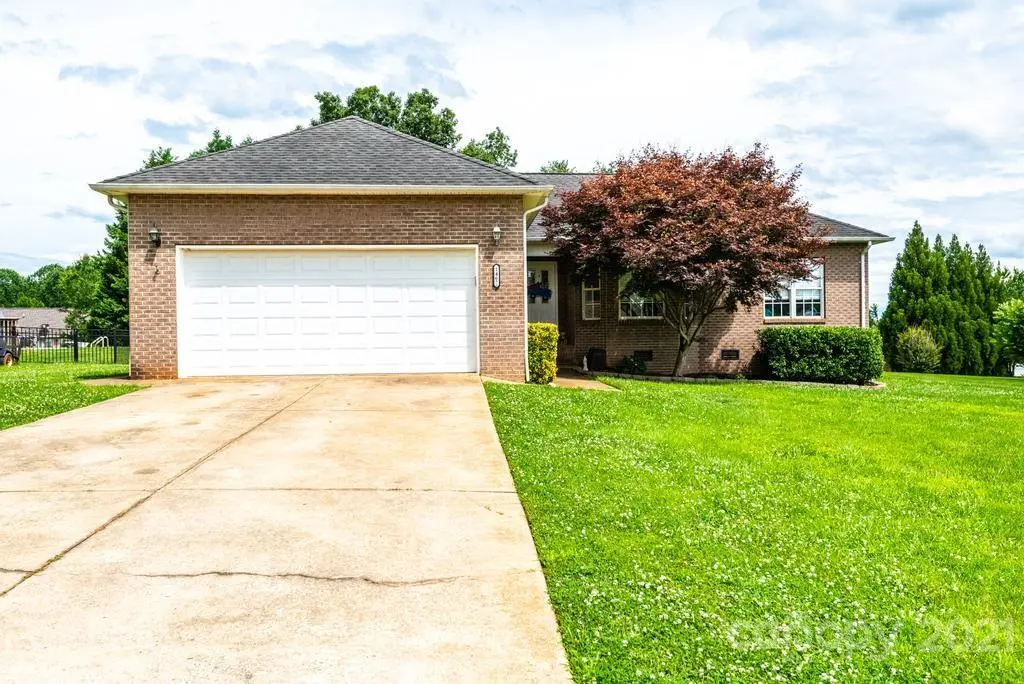 1467 Farmington Hills DR, Conover, NC 28613