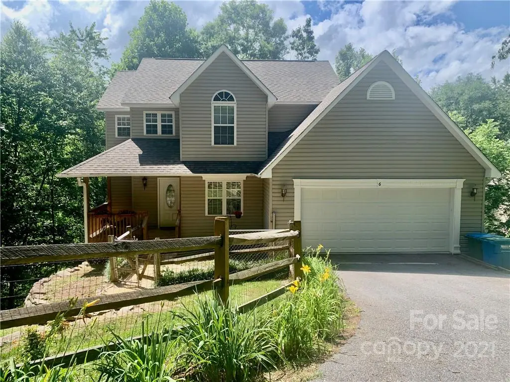 6 Kims CT, Fairview, NC 28730