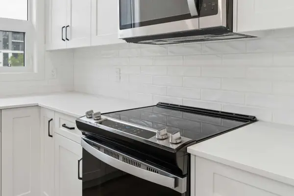 1475 Na'a DR SW, Calgary, AB T3H 6A4