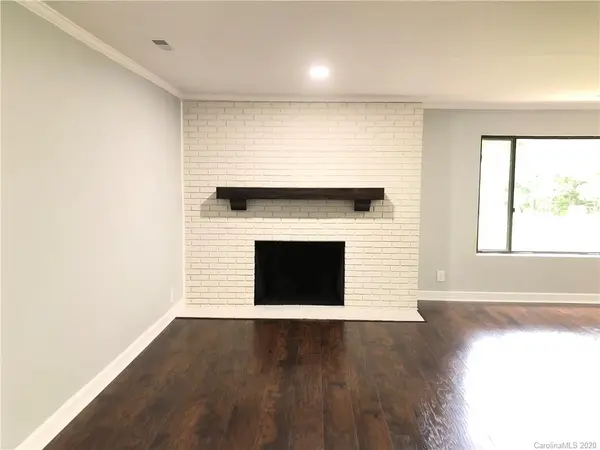 1021 Lundy LN, Charlotte, NC 28214