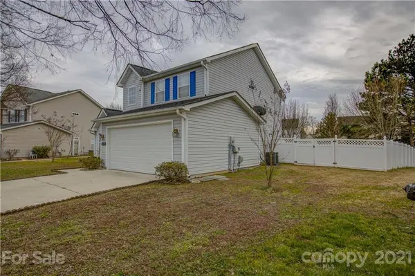14031 Ballyshannon LN, Charlotte, NC 28278