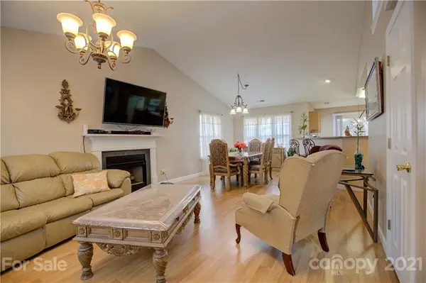 14031 Ballyshannon LN, Charlotte, NC 28278
