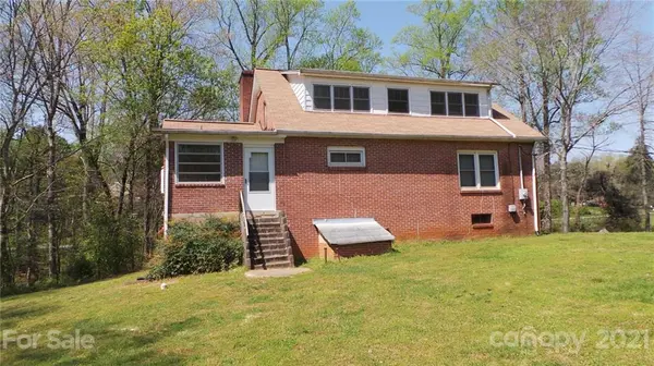 2476 Robinson RD, Newton, NC 28658