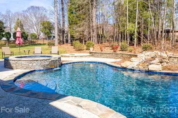 4345 Crepe Ridge DR, Denver, NC 28037