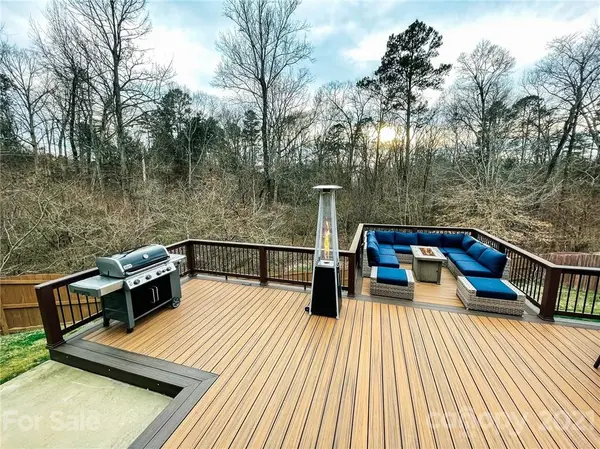 1203 Guadalupe LN, Charlotte, NC 28214