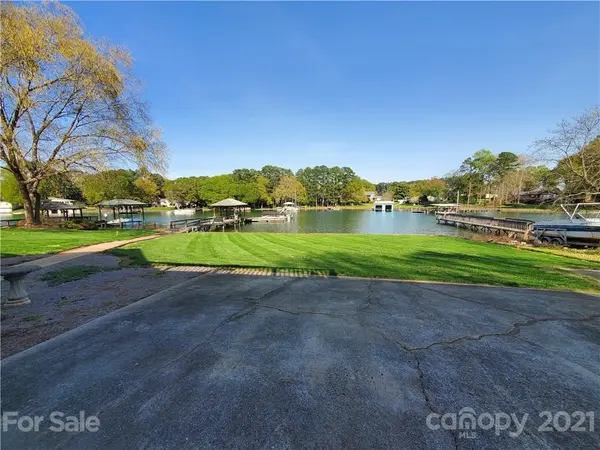 15928 Henry LN, Huntersville, NC 28078