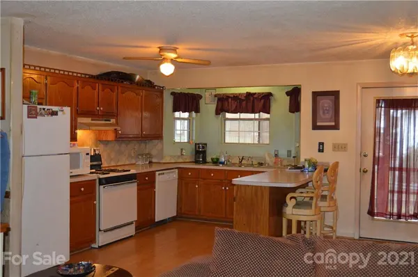 2395 Walt Arney RD #1, Lenoir, NC 28645