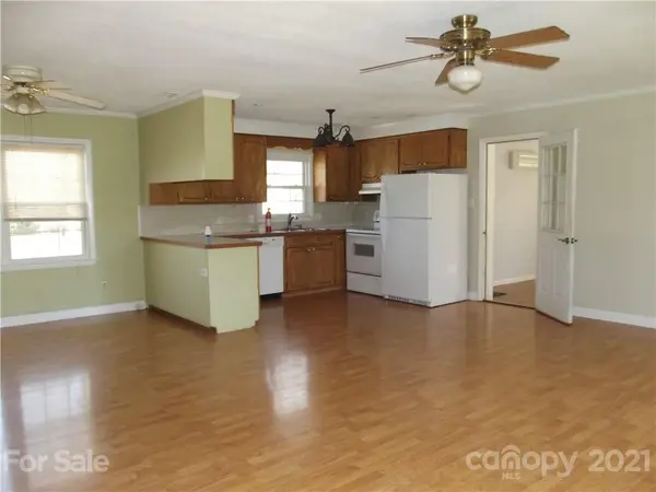 809 E 23rd ST, Newton, NC 28658