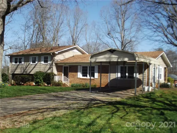 809 E 23rd ST, Newton, NC 28658