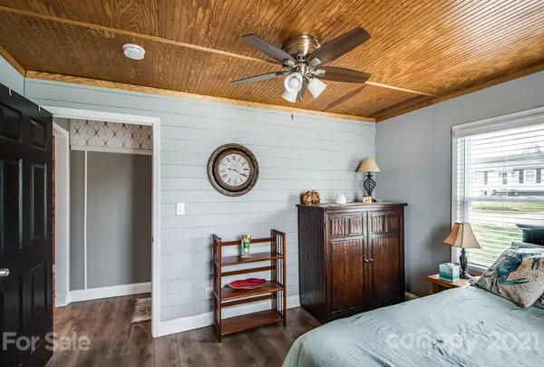 114 Settlemyre RD, Morganton, NC 28655
