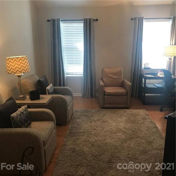 1655 20th Avenue CT NE, Hickory, NC 28601