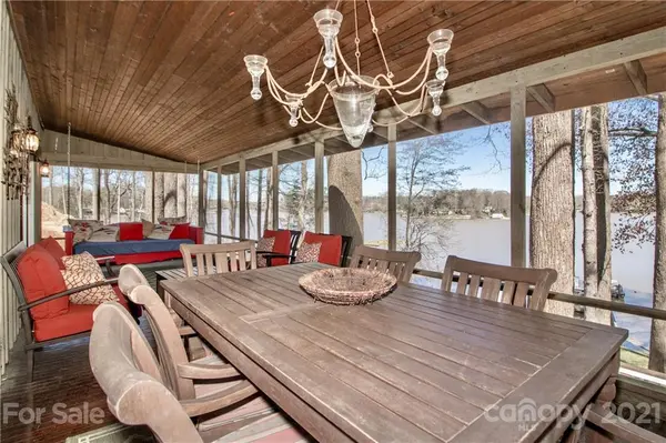 4036 Rhynland DR, Sherrills Ford, NC 28673
