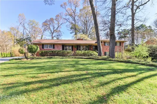 3438 Carmel Forest DR, Charlotte, NC 28226