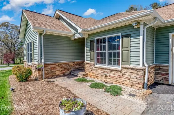 1784 Rad DR, Conover, NC 28613