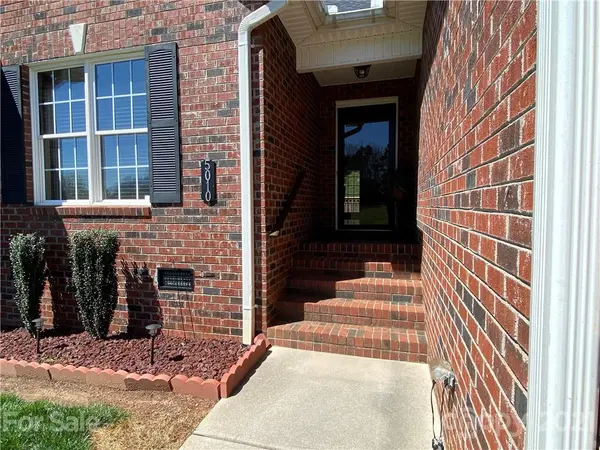 5010 Butner DR, Hickory, NC 28602