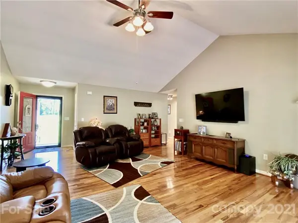 5010 Butner DR, Hickory, NC 28602