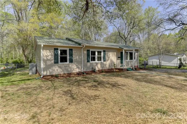 233 Charlotte ST, York, SC 29745