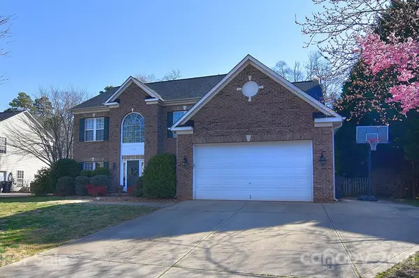 1338 Wrangell LN, Charlotte, NC 28214
