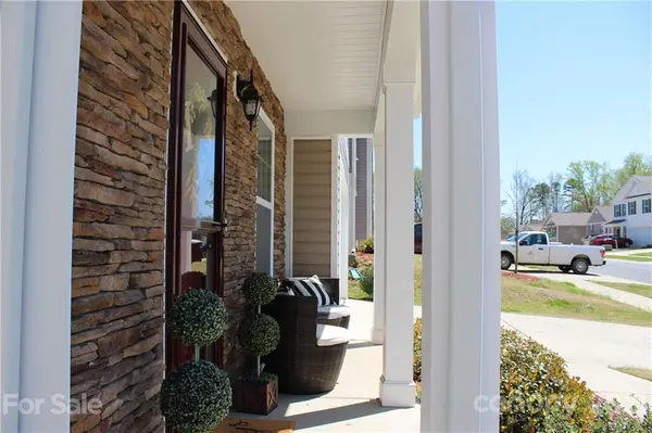 5313 Park Brook DR, Charlotte, NC 28269